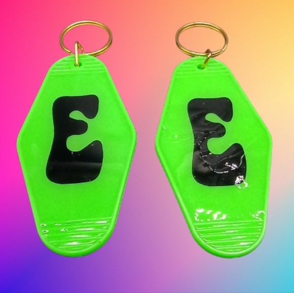 Retro Lime Green Handmade Initial Letter "E" Motel Keychains - Picture 1 of 1